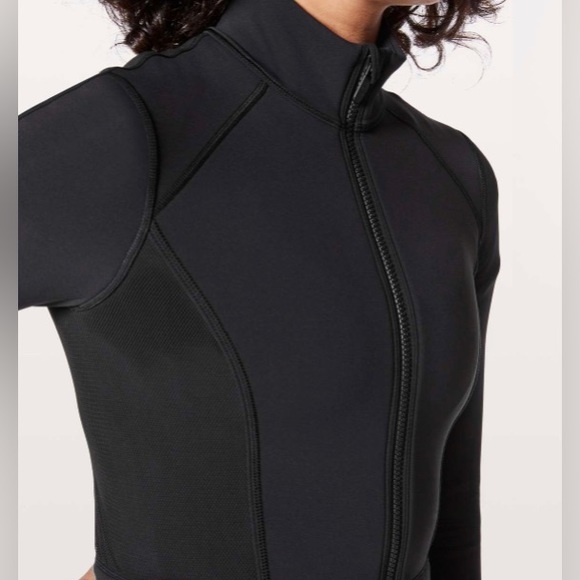 Lululemon front and centre jacket - Picture 3 of 10